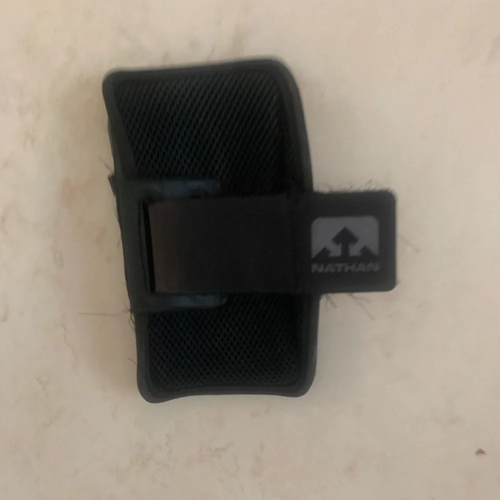 Nathan SonicStorm Smartphone Carrier